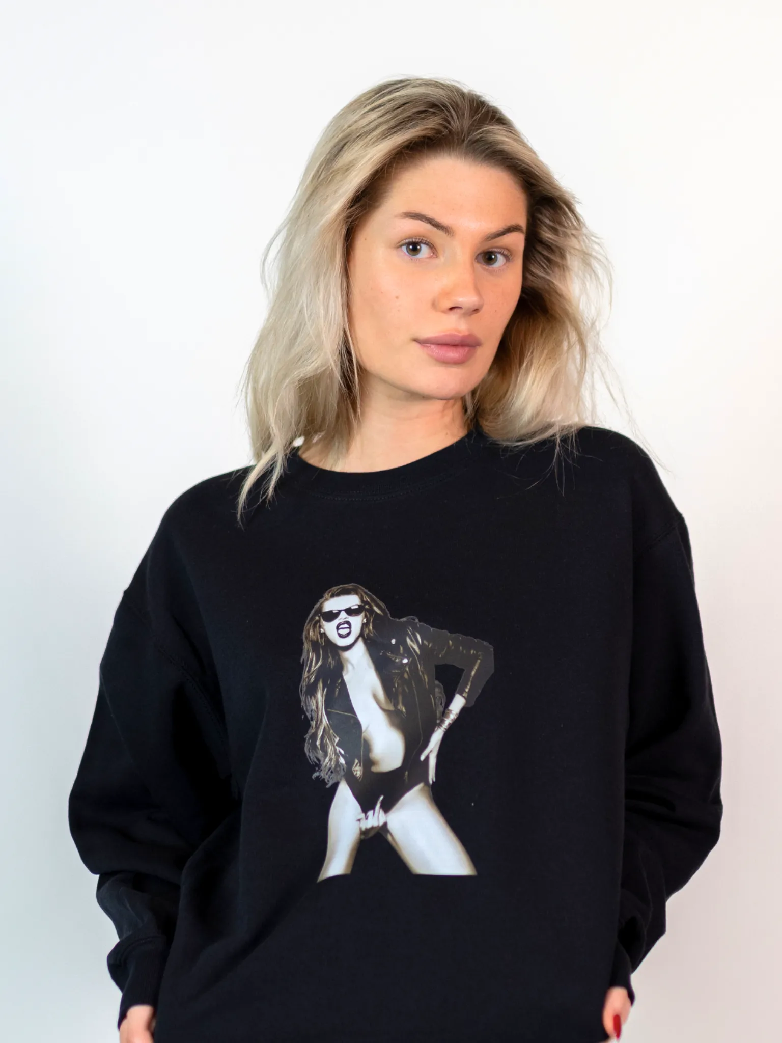 F*CK OFF SWEATSHIRT - SVART