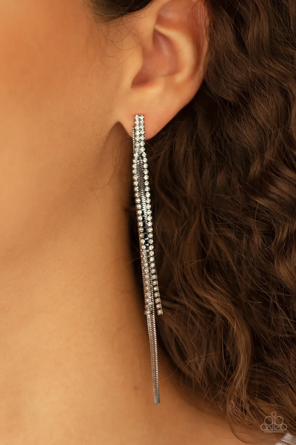 Flavor of the SLEEK Black-Earrings