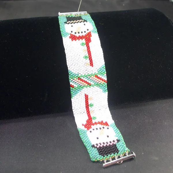 Gada Loom Weave Christmas Bracelet