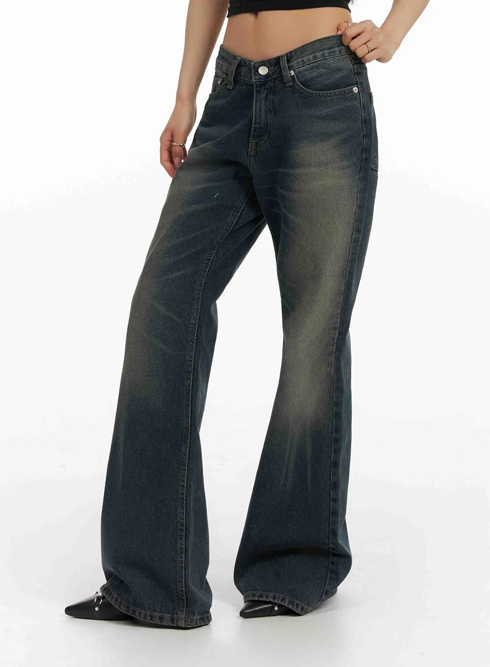 CF429 Low-Rise Washed Bootcut Jeans  - High-Quality Staple for Trendy Outfits