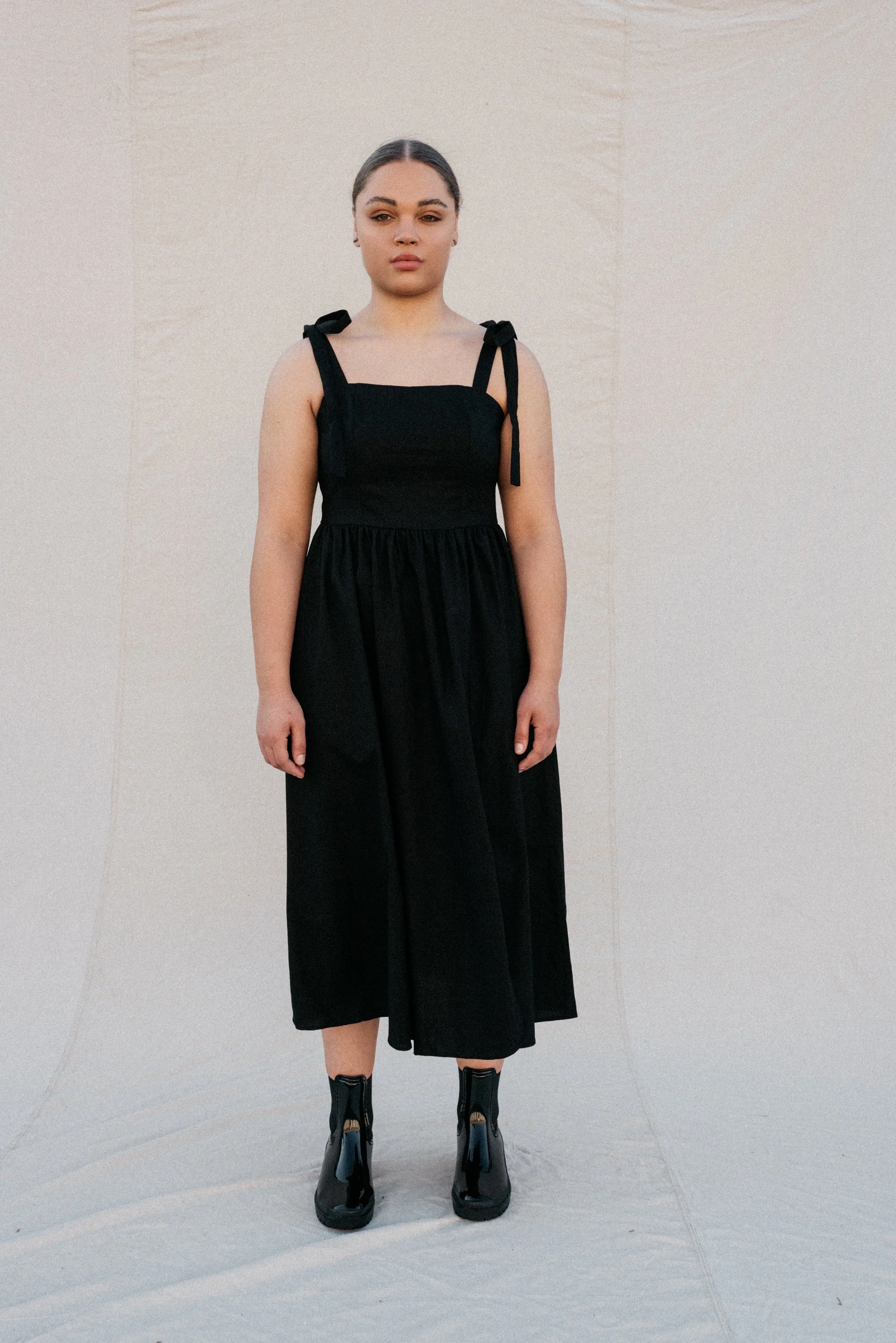 Margareta Dress in Charcoal